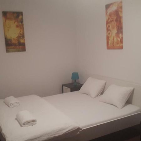 Apartman - Sukromie V Meste Bratislava Exterior foto