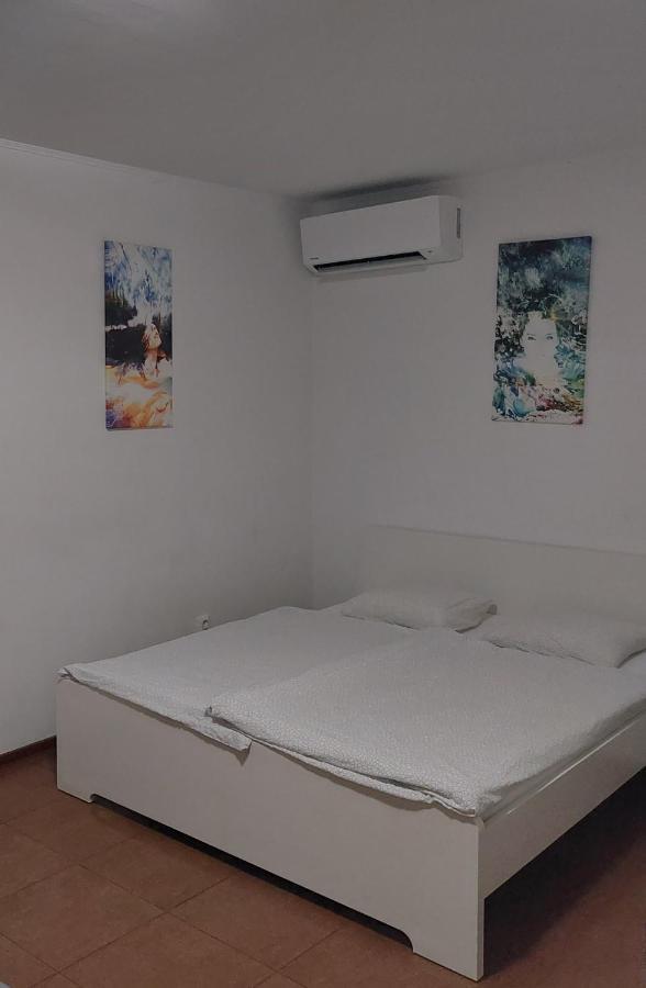 Apartman - Sukromie V Meste Bratislava Exterior foto